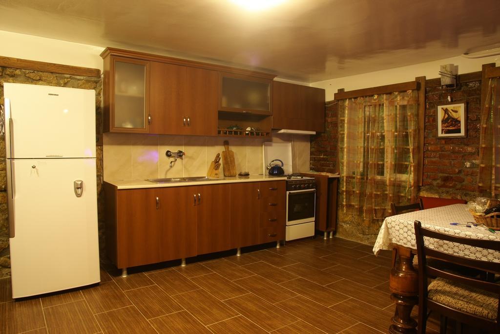 קוטאיסי Sun Guest House מראה חיצוני תמונה
